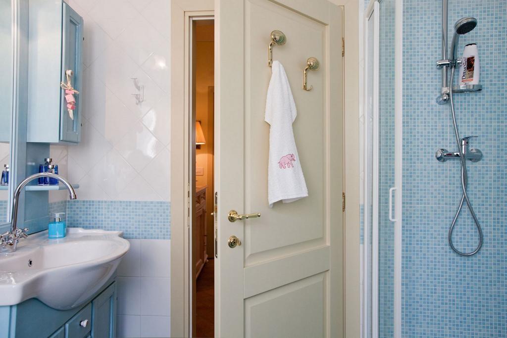 Appartamento Di Lusso In Borgo Storico Toscano 比别纳 客房 照片