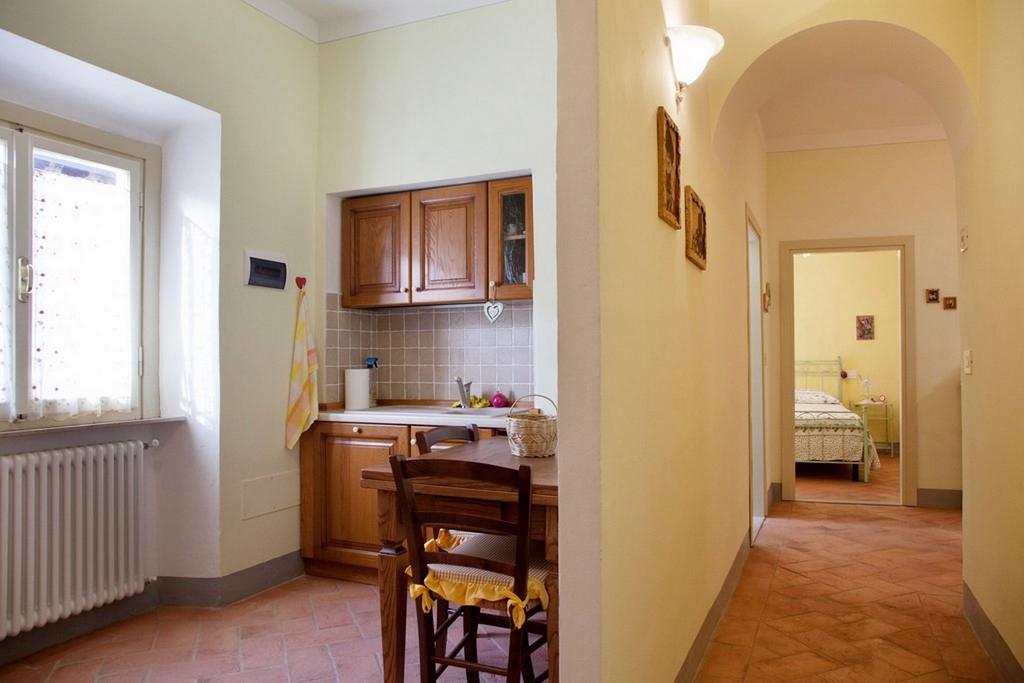 Appartamento Di Lusso In Borgo Storico Toscano 比别纳 客房 照片
